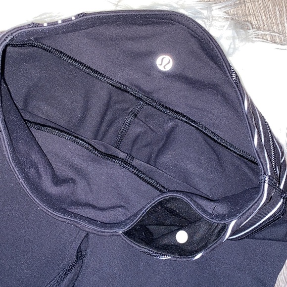 Lulu Reversible Leggings - Picture 5 of 13